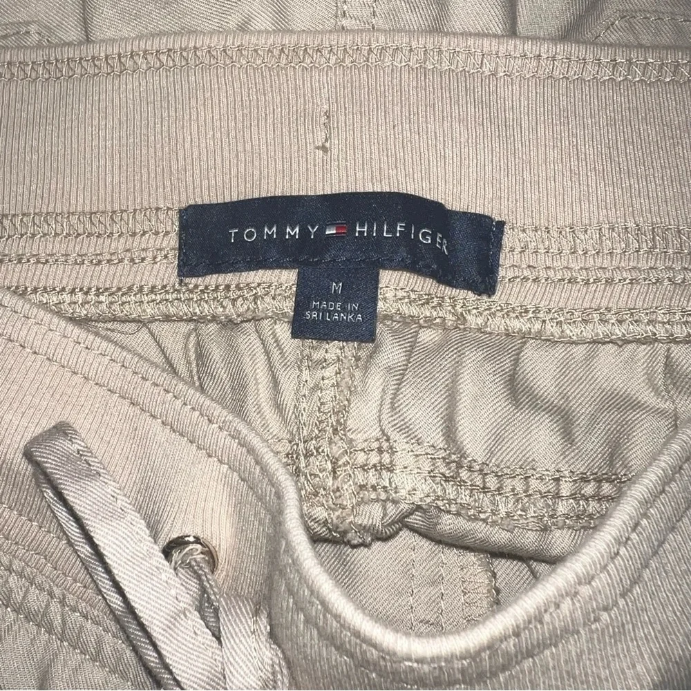 Tommy Hilfiger Women’s Stretch Waist Adjustable Cargo Shorts